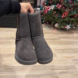 Grey Ugg Women’s Classic Short 2 (7)