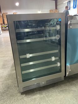 Zephyr PRW24C02CG Undercounter Wine Fridge (Open Box / Scratch & Dent)