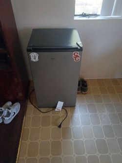 Hi sense mini fridge