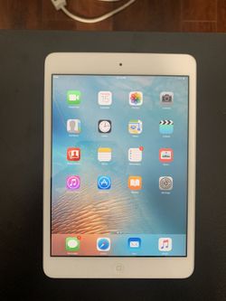 iPad Mini 16GB (White and Silver)