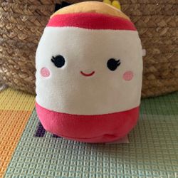 Raisy the Ramen, a Squishmallow plush toy
