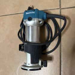 Makita Router RT0701C Priced To Move W Bit