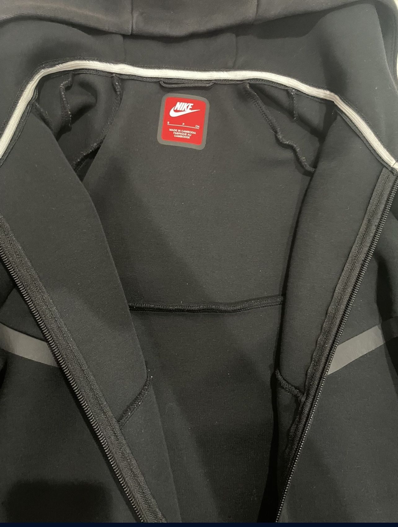 Nike Tech Size S