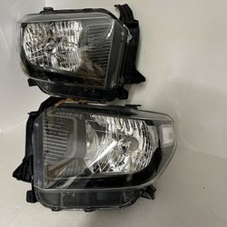 18 2021 Toyota Tundra Headlights