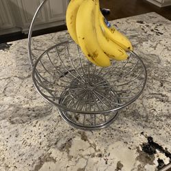 Metal Fruit Basket with banana hook