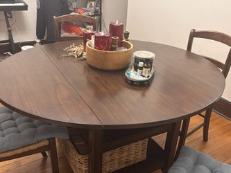 Mahogany Dinner Table & Chairs