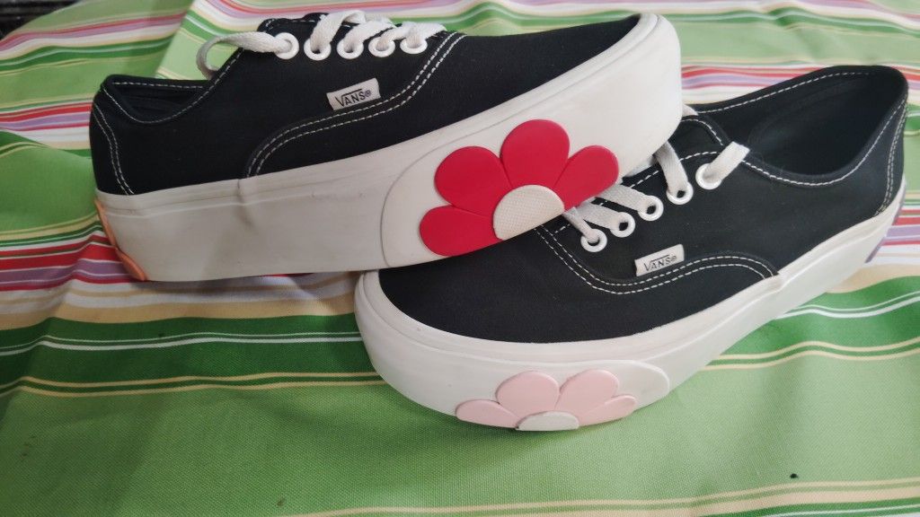 Vans 10 In Women's And 8.5 In Mens
