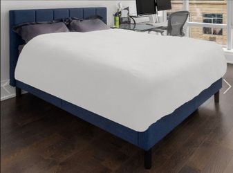 Queen bedframe (with slats)