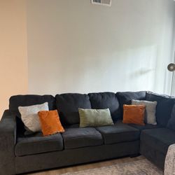 Couch NEED GONE THIS WEEK