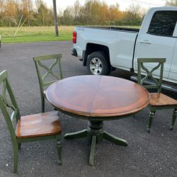 Kitchen Table And 4 Chairs 