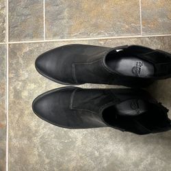 Doc Martens Chelsea Boot - Women’s 9
