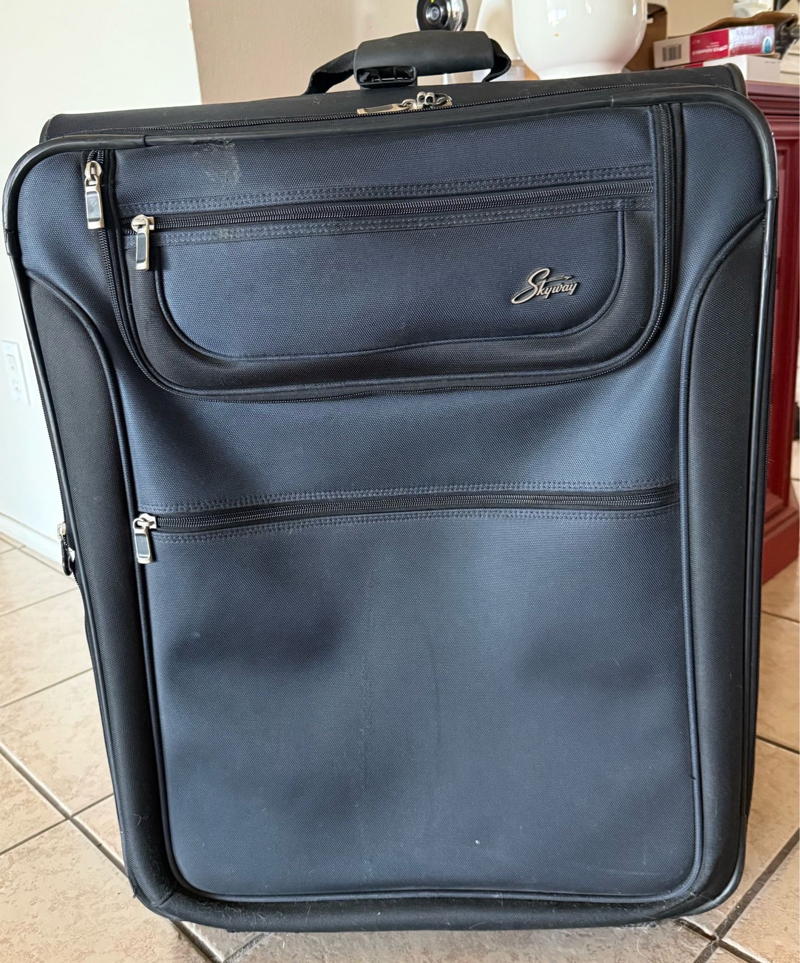 Skyway black luggage