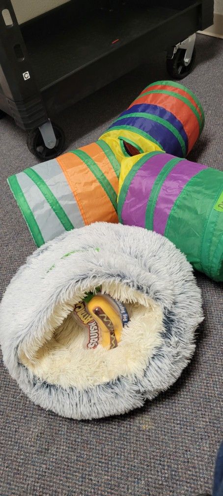 Small Dog And/or Cat Bed And Toys