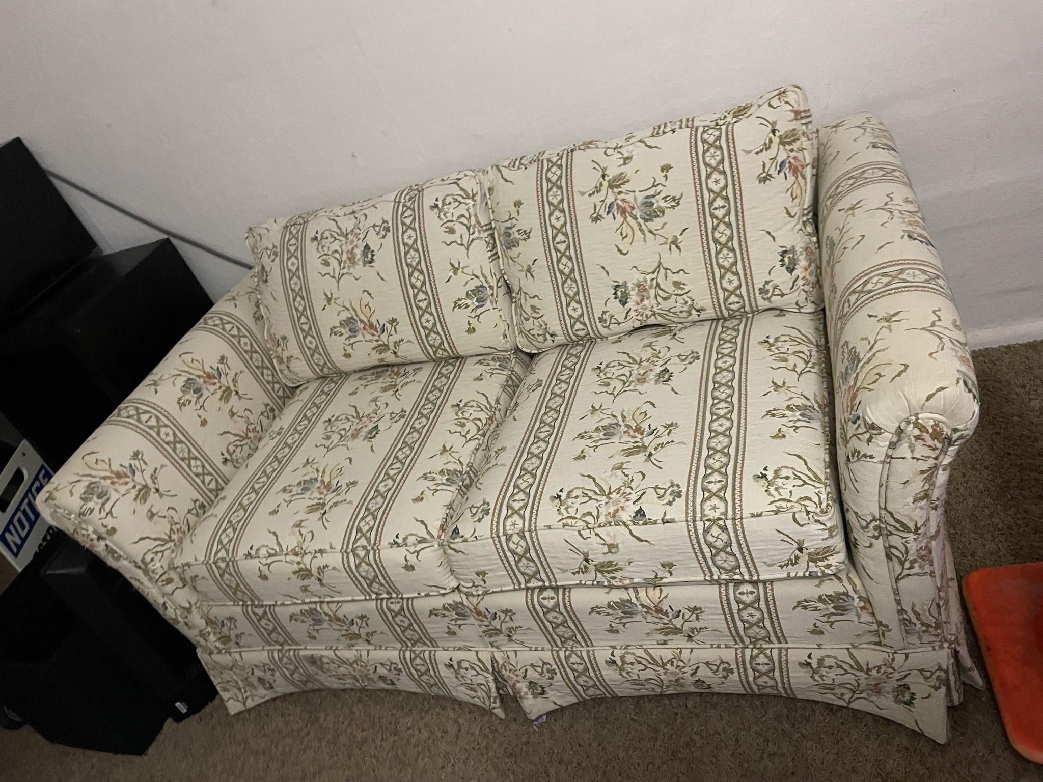 vintage couch for Sale in Vancouver, WA OfferUp