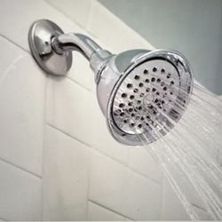 MOEN SHOWERHEAD -NEW IN THE BOX - 40% OFF RETAIL