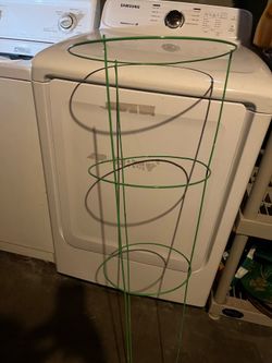 Green plant support cage