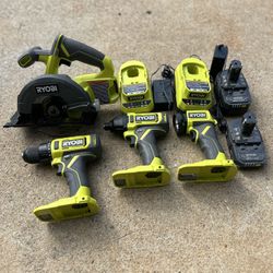 RYOBI 4 Tool kit + 2 Battery Starter Packs
