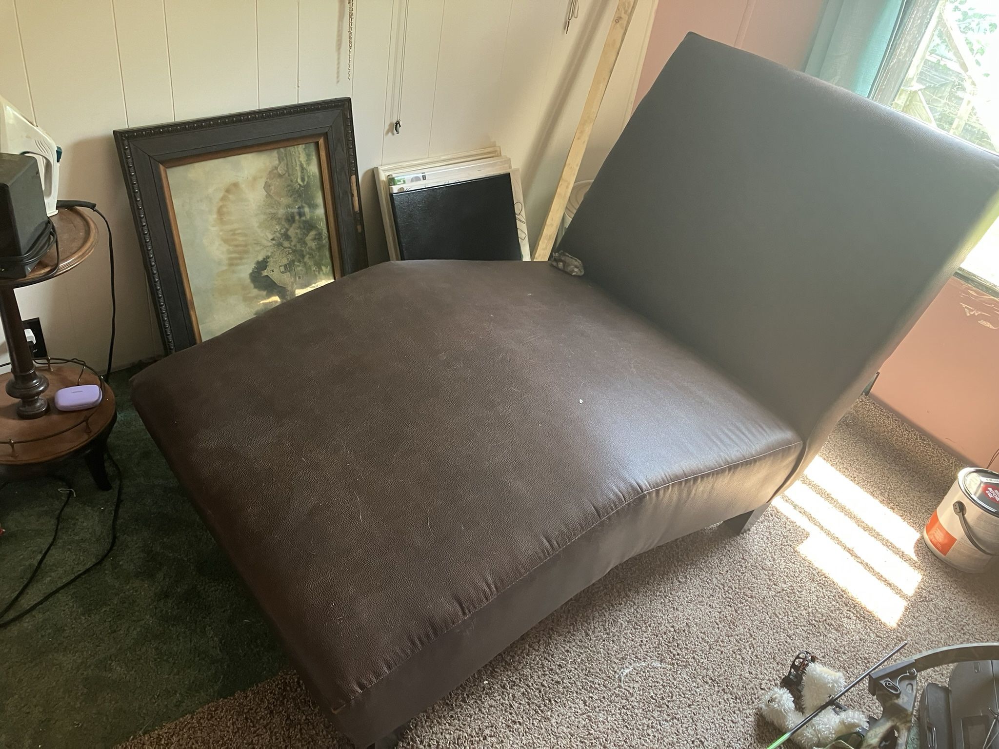 Curved Therapy Chair