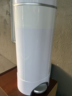 Arm and hammer Baby diaper trash can