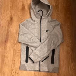 Grey Nike Teck