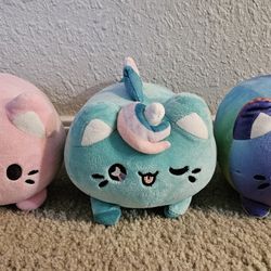 Tasty Peach Plushies