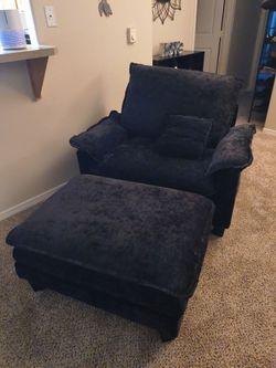 Oversized chair with ottoman