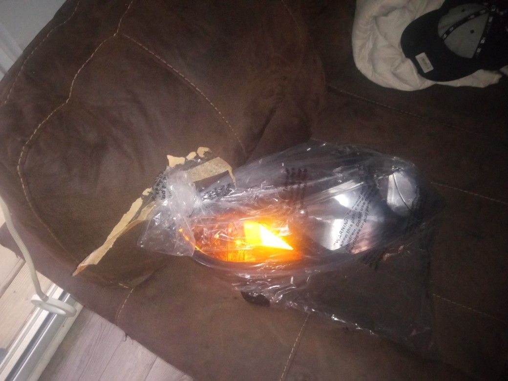 2 Headlamp Assemblys