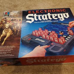 1982 Milton Bradley Stratego Game (Attack)