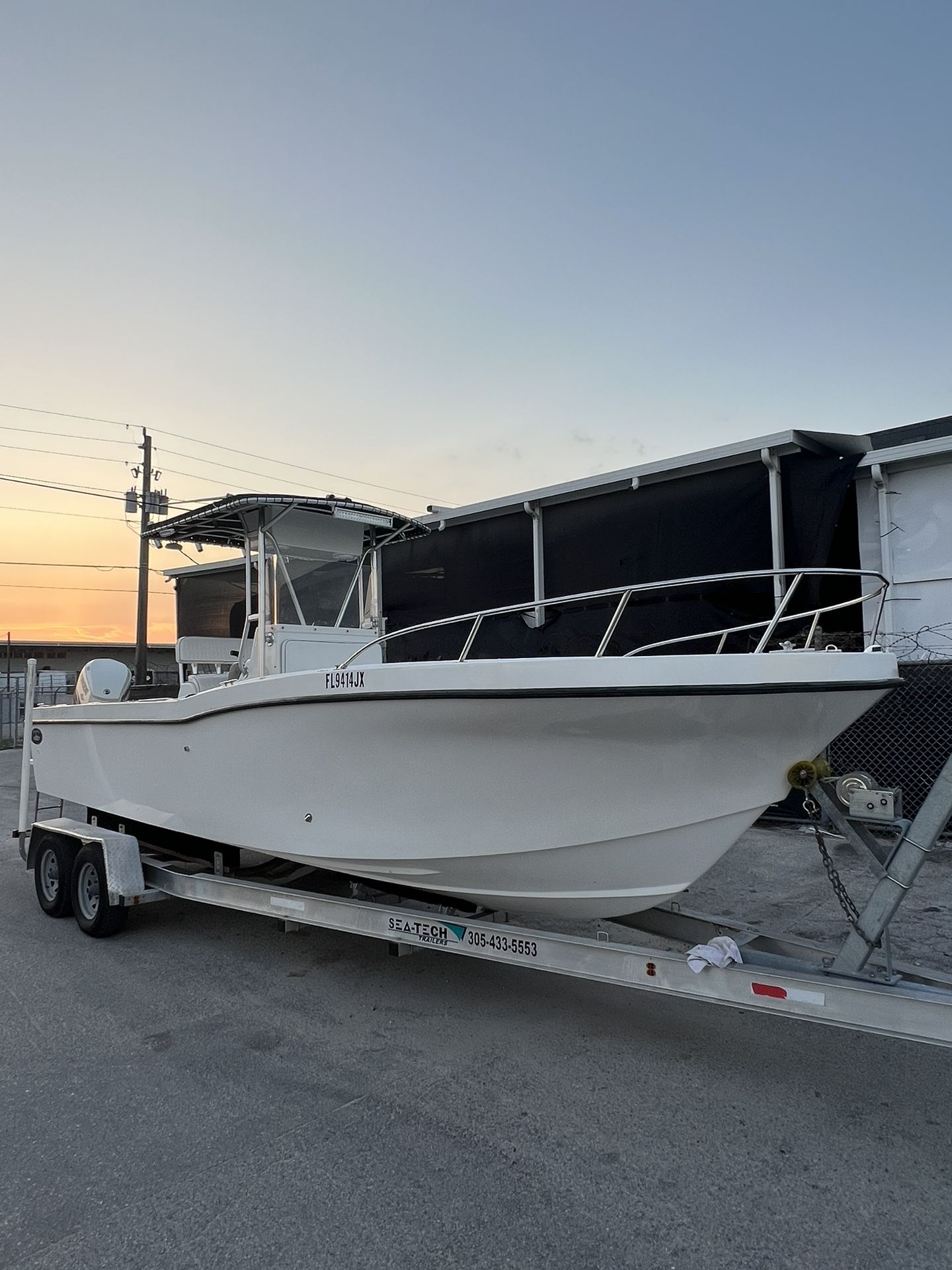 1999 Dusky 256 (28’)