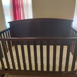 NEW infant 3 In 1 Infant  Crib