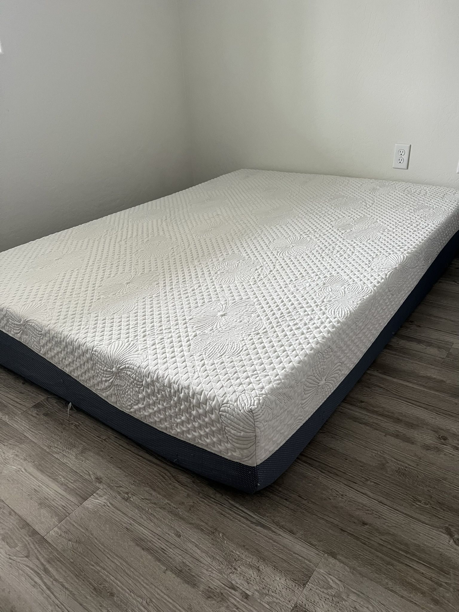 Olee Sleep Mattress, Gel Infused Memory Foam, Full Size, Gray/white