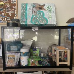 Awesome small animal tank enclosure & TONS of accessories! Check my other listings for more great items!