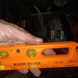 Klein Lazer Level Like New
