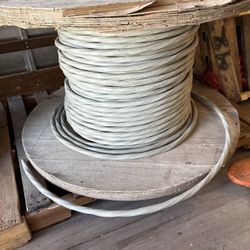 A Spool Of Around 100ft 2-2-2-4 ser aluminum