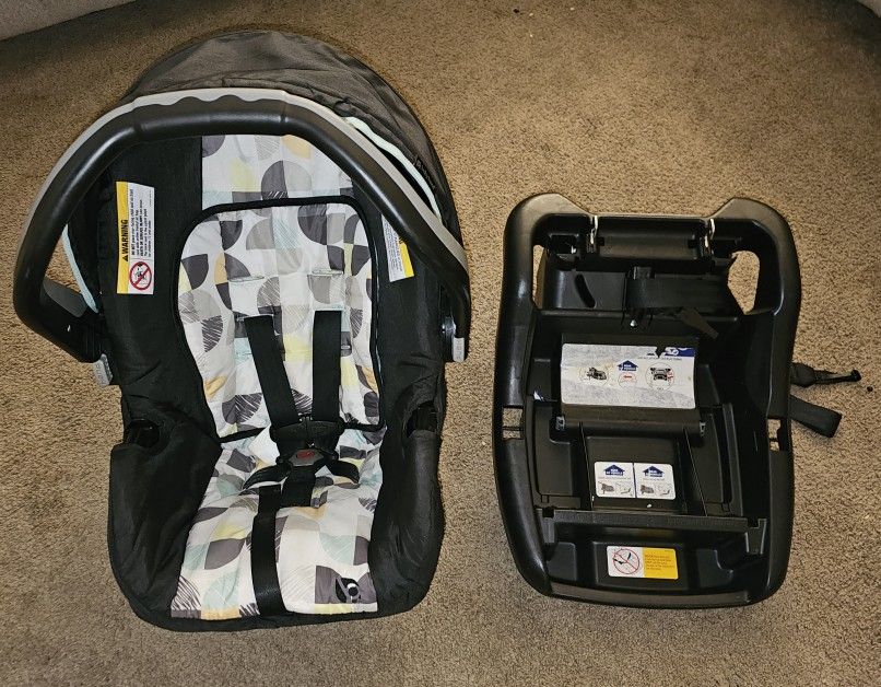 Babytrend EZ Infant Carseat & Base