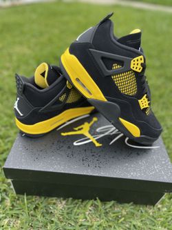 Jordan 4 Retro “Thunder” Size 9.5 Mens Unreleased 