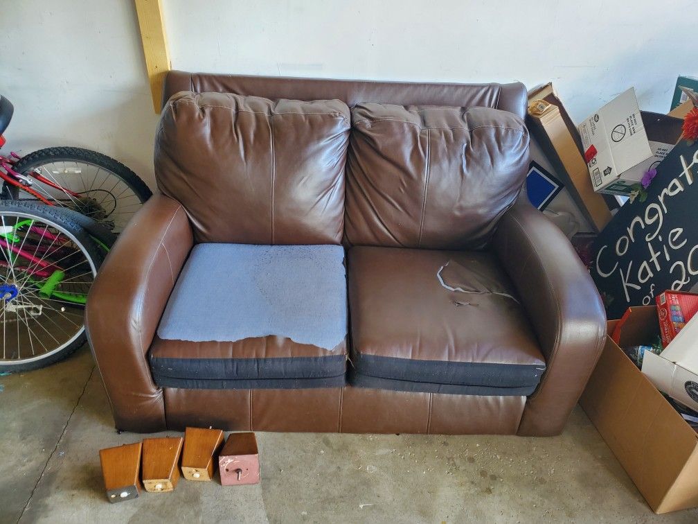 Free Sofa