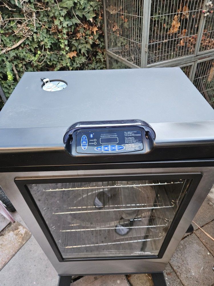 Masterbuilt Digital Electric Smoker !