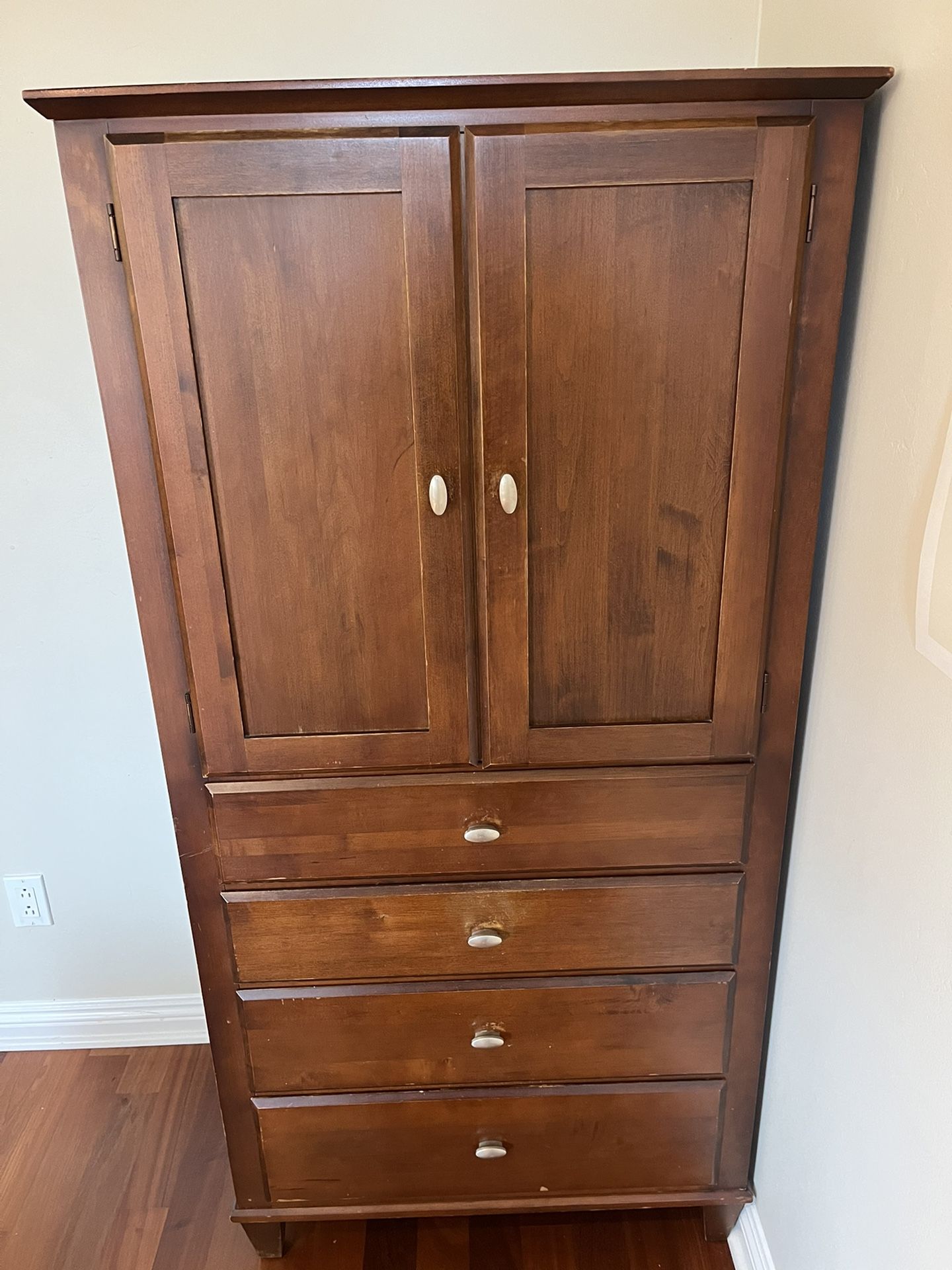 Ethan Allen 4 drawer armoire  ! 