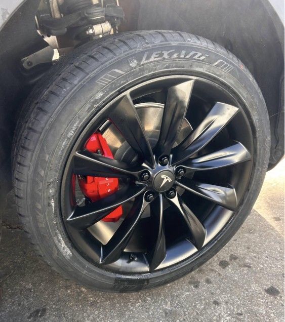 20” TESLA Replicas Rims & Tires Package
Black Finish
Fits Tesla Model Y