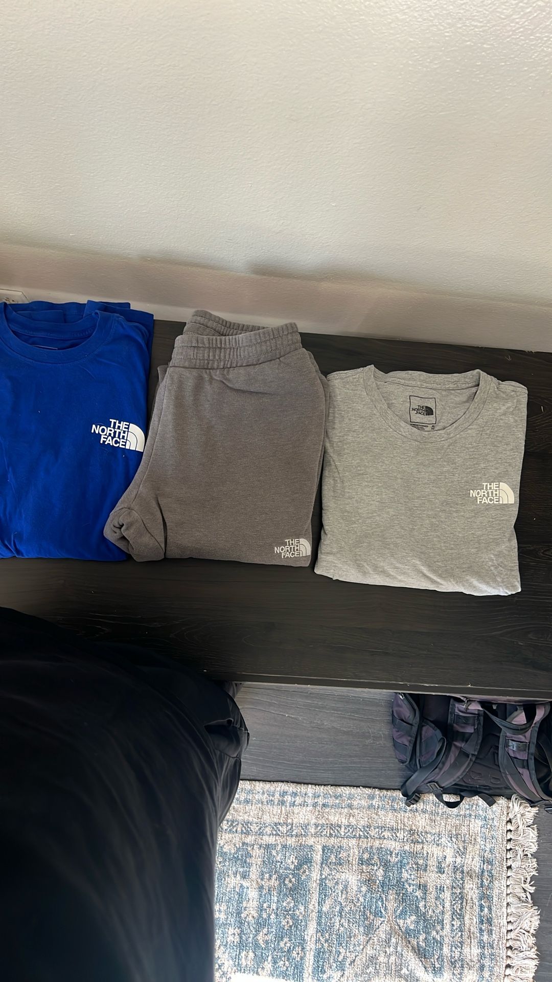 The North Face Set – 2 Long Sleeves & Joggers (Men’s M / Women’s XL)