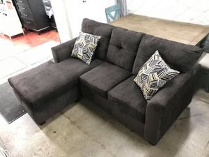 Very nice Reversible Chaise Couch!