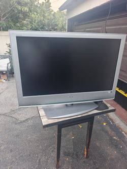 Sony bravia LCD  40" flat screen tv