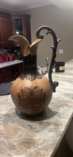 Decor Pitcher Or Vase 