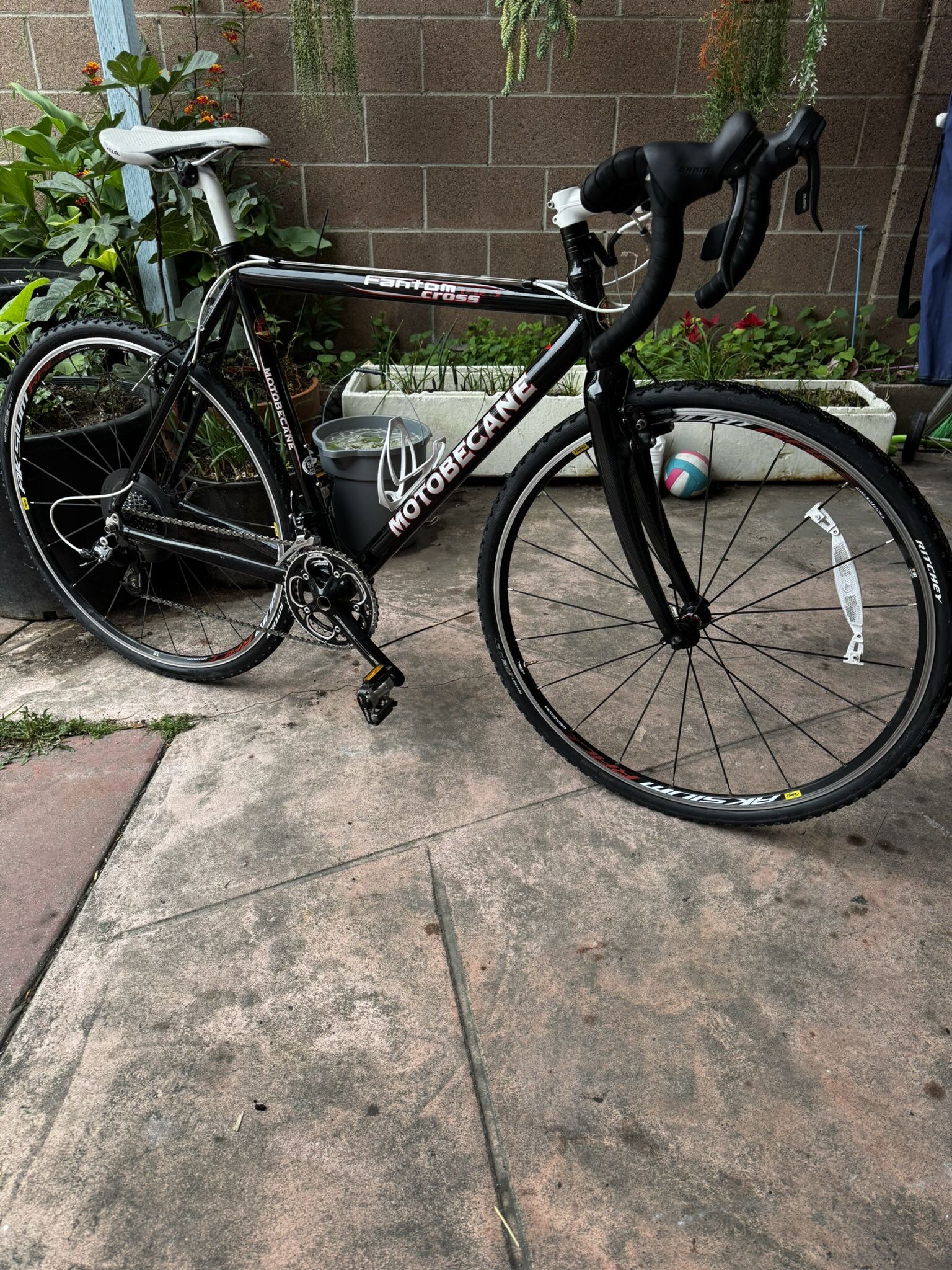 Motobecane Fantom Pro Cross Road Bike 56 Cm