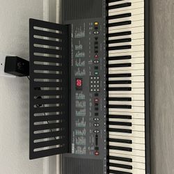 YAMAHA PSR-300 Electric Keyboard
