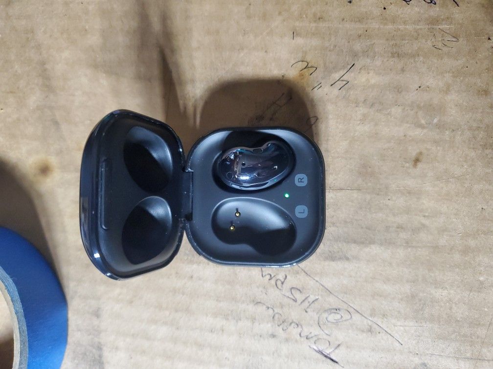 Samsung Galaxy Buds Live True Wireless Earbud Headphones