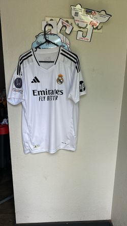 Real Madrid 15 Champions Legue Badge