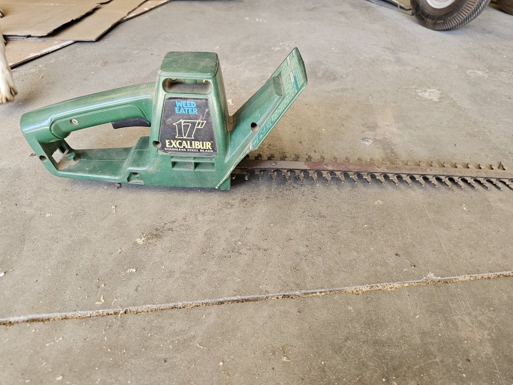 Weed Eater Excalibur Electric Hedge Trimmer 17 inch