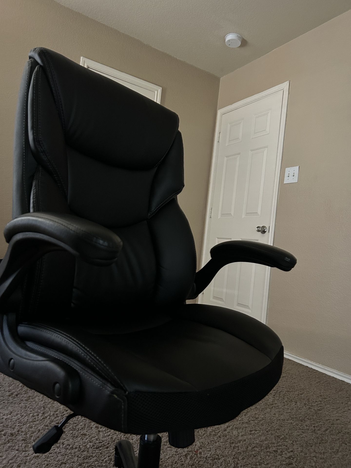 Office Table And Chair 100$